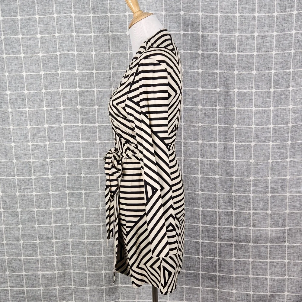 H&M Linen Blend Wrap Dress - Picture 5 of 8